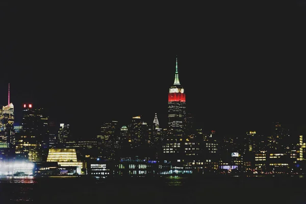曼哈顿地平线夜景从霍博肯, 新泽西州 — 图库照片
