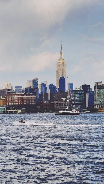Manhattanre nyíló Hoboken folyóparti waterfront — Stock Fotó