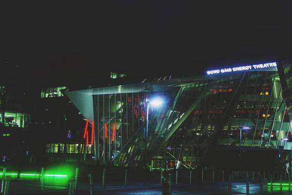 The Bord Gais Theatre and surrounding are with green and red lig — Stock Photo, Image