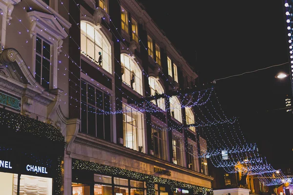 Christmas lights adorning Dublin's city center and Grafton Stree — Stock Photo, Image