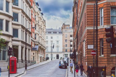 Mayfair, bir afflu içinde tarihi binalar ile güzel sokaklar