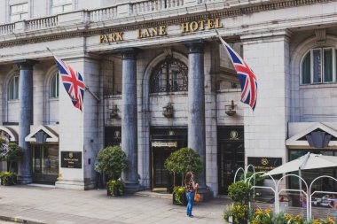 Park Lane Hotel, Londra şehir merkezinde dış