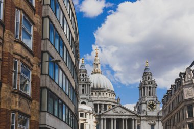 St Paul Katedrali, Londra şehir merkezinde