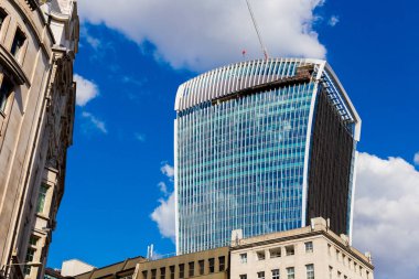 Modern Londra iş bölgesinde Bina