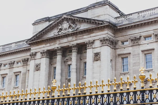 Detail of the exterior of Buckingham Palace — Stock Photo, Image