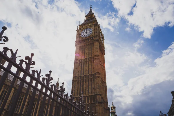 Dettaglio della torre dell'orologio Big Ben e dell'edificio Westminster — Foto Stock