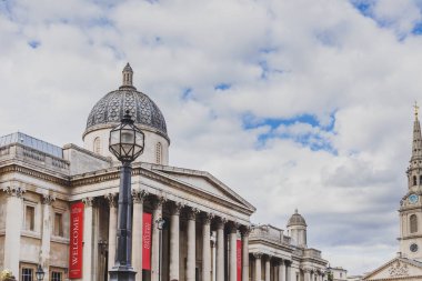 National Gallery London City Trafalgar meydanında görünümünü 