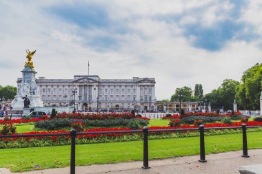 Buckingham Sarayı'nın dış görünümü 