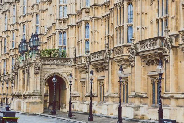 Architectural details of the Palace of Westminster in London cit — Stock Photo, Image