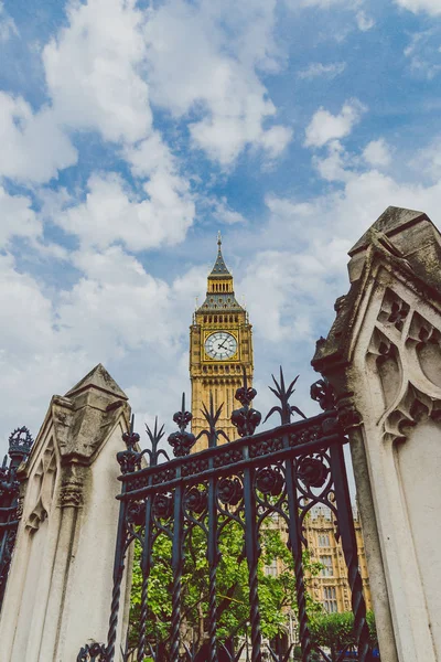 Palace of Westminster and Big Ben in London city centre — Stock Photo, Image