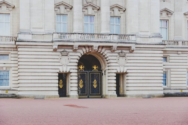Vista del exterior del Palacio de Buckingham — Foto de Stock