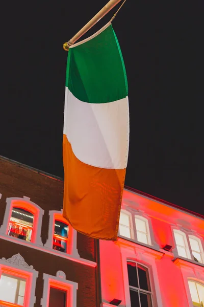 Byggnader i Grafton Street i Dublin centrum med färgglada — Stockfoto