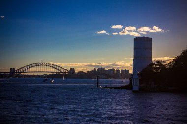 Ünlü Limanı featuring feribotta görüldüğü gibi Sydney Körfezi