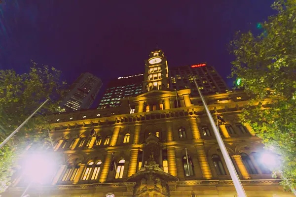 El área de Martin Place en Sydney CBD por la noche —  Fotos de Stock