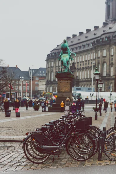 Arkitektur och byggnader i den berömda shoppinggatan Stro — Stockfoto