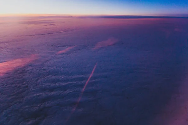 Товсті шари грудок, знятих з вікна літака — стокове фото