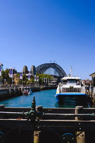 Pohled na Sydney Harbour a na Circular Quay oblasti zobrazují ikony — Stock fotografie