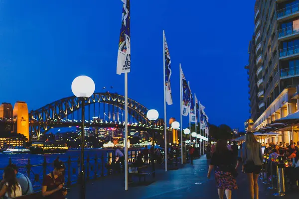 Vista del puerto de Sydney y la zona de Circular Quay con el icono — Foto de Stock