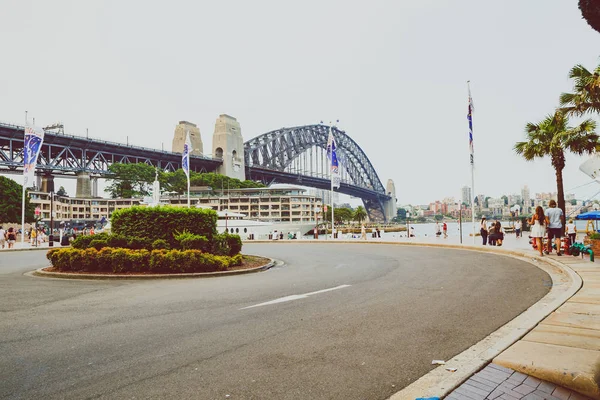 从岩石看悉尼海港大桥 — 图库照片