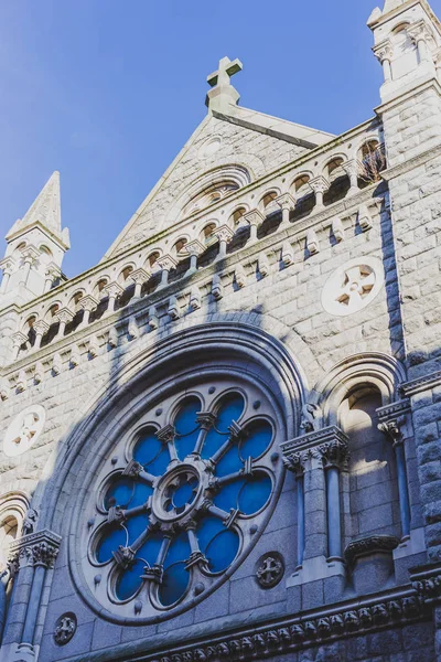 Außenansicht der Kirche St. Teresa in der Clarendon Street in Dublin cit — Stockfoto