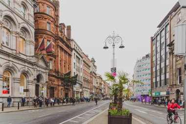 Dame Street Dublin şehir merkezinde geniş açı çekim