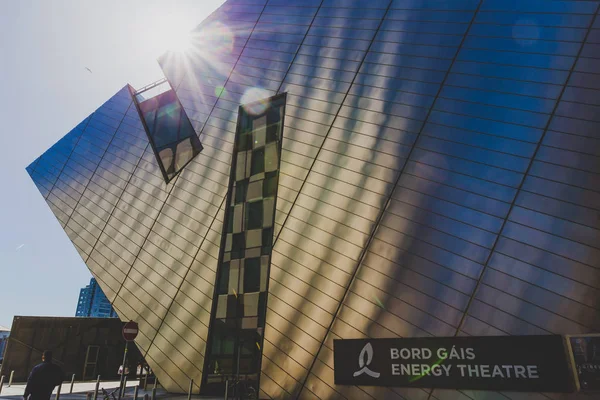 Détails architecturaux du Théâtre Bord Gais dans le rénové — Photo