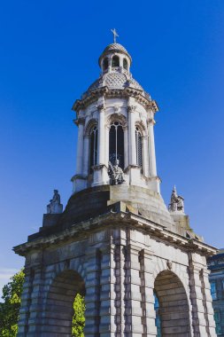ünlü Trinity college Dublin CI içinde avlu görünümü