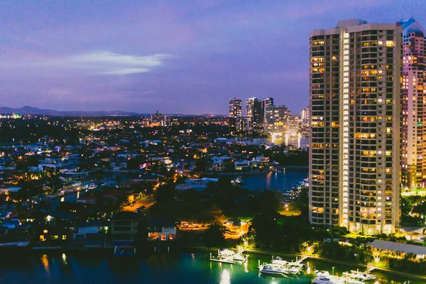 Detail of the coastline and skyscrapers in Surfers Paradise, Gol — Stock Photo, Image