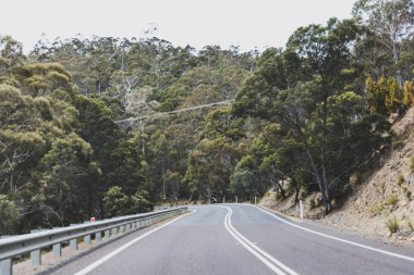 Avustralya kırsal yol manzarası boş Ro ile arabadan