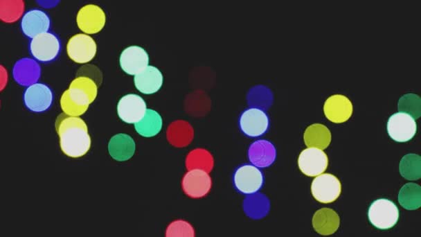 Різнокольорові Різдвяні Казкові Вогні Боке Відкритому Повітрі Фокусом Призвели Зміни — стокове відео