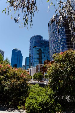 Perth Cbd 'deki Elizabeth Quay' in ufuk çizgisi ve modern görüntüsü 