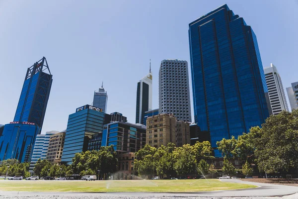 Uitzicht op Elizabeth Quay in Perth Cbd met zijn skyline en moderne — Stockfoto