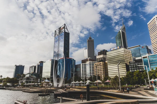 Detail of Elizabeth Quay, Perth's newly built modern harbour are — 스톡 사진