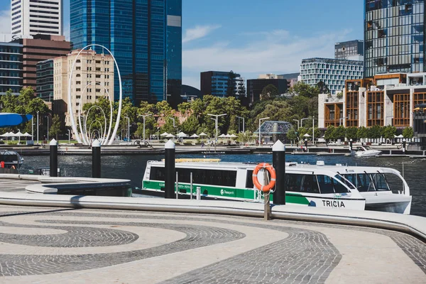 Detail of Elizabeth Quay, Perth's newly built modern harbour are — 스톡 사진