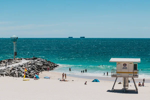 Kilátás a City Beach közelében Perth fehér homok és türkiz Wate — Stock Fotó