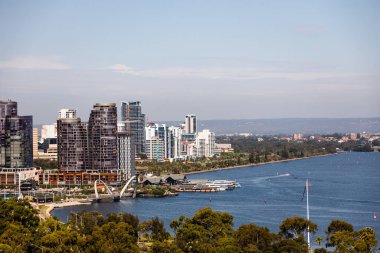 Perth City ufuk çizgisi Kings Park 'ta uygun bir noktadan görüldüğü gibi.