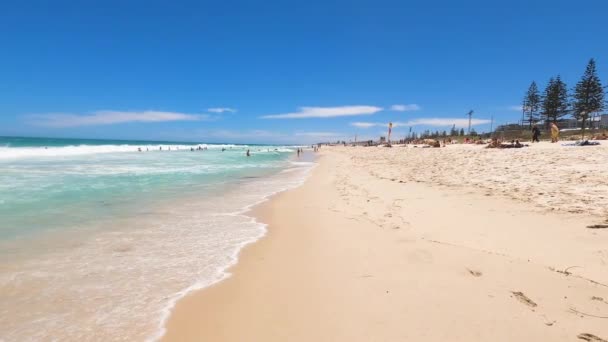 Perth Western Australia Diciembre 2019 Cámara Lenta Caminando Playa Scarborough — Vídeo de stock