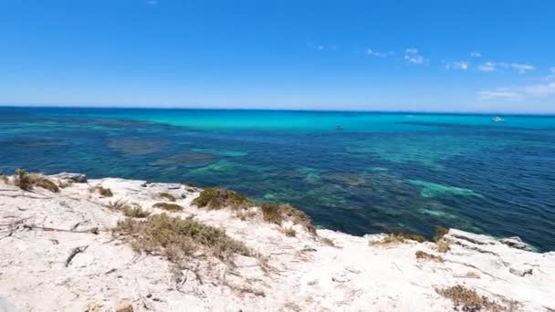 Ilha Rotinest Austrália Ocidental Janeiro 2020 Vista Costa Acidentada Ilha — Vídeo de Stock