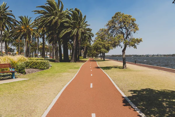 Detail of the Riverside walk along the Swan River from Perth CBD — 스톡 사진