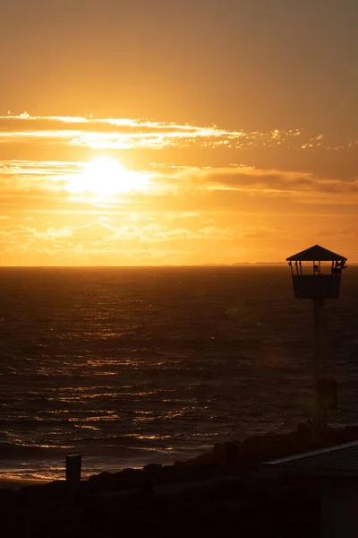 Vista para o pôr do sol sobre o Oceano Índico em City Beach, um dos — Fotografia de Stock