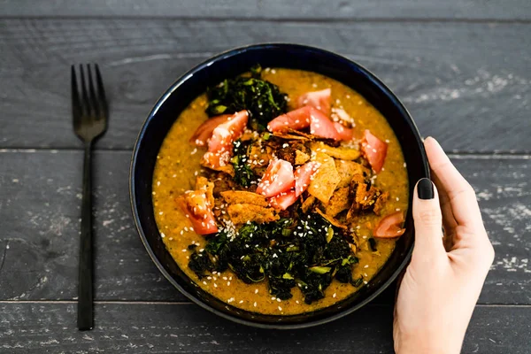 Gesundes Pflanzliches Rezeptkonzept Veganer Gemüseeintopf Mit Currysoße Grünkohl Tomaten Und — Stockfoto