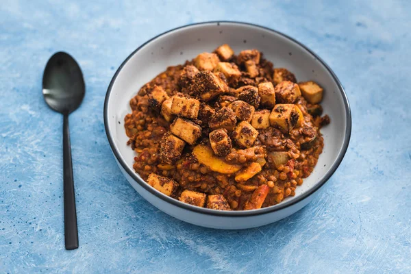 Gesundes Pflanzliches Ernährungskonzept Vegane Linsen Curry Suppe Mit Marinierten Tofu — Stockfoto