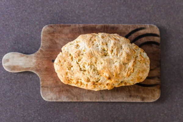 Fatto Casa Concetto Ricette Alimentari Pane Soda Umidificato Sul Tagliere — Foto Stock