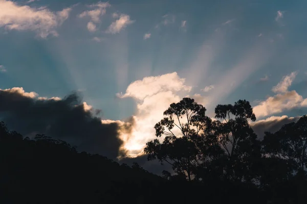 Hobart Tasmania Травня 2020 Захід Сонця Інтенсивними Променями Світла Над — стокове фото