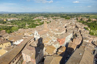 çatılar ve gölgelerin Kulesi