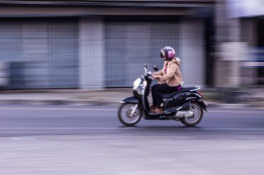 Motosiklet Road, Asya kaydırma