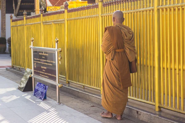 Promenade moine thaïlandaise — Photo