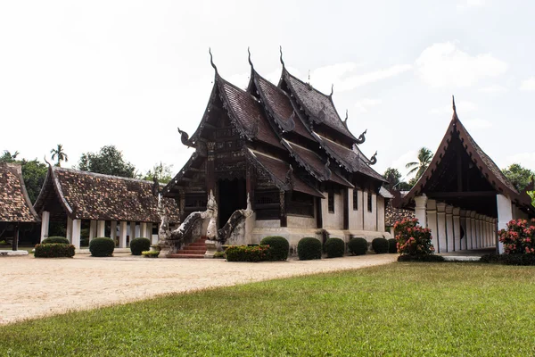 Wat Ton Kain, Antigua capilla de madera en Chiang Mai Tailandia — Foto de Stock