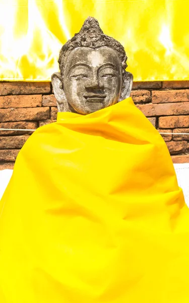 Estátua do velho tailandês buddha — Fotografia de Stock