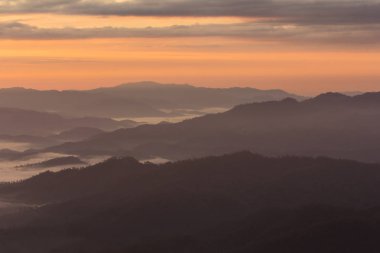 sabah görünümünden dağ, pha daeng Milli Parkı chiangmai